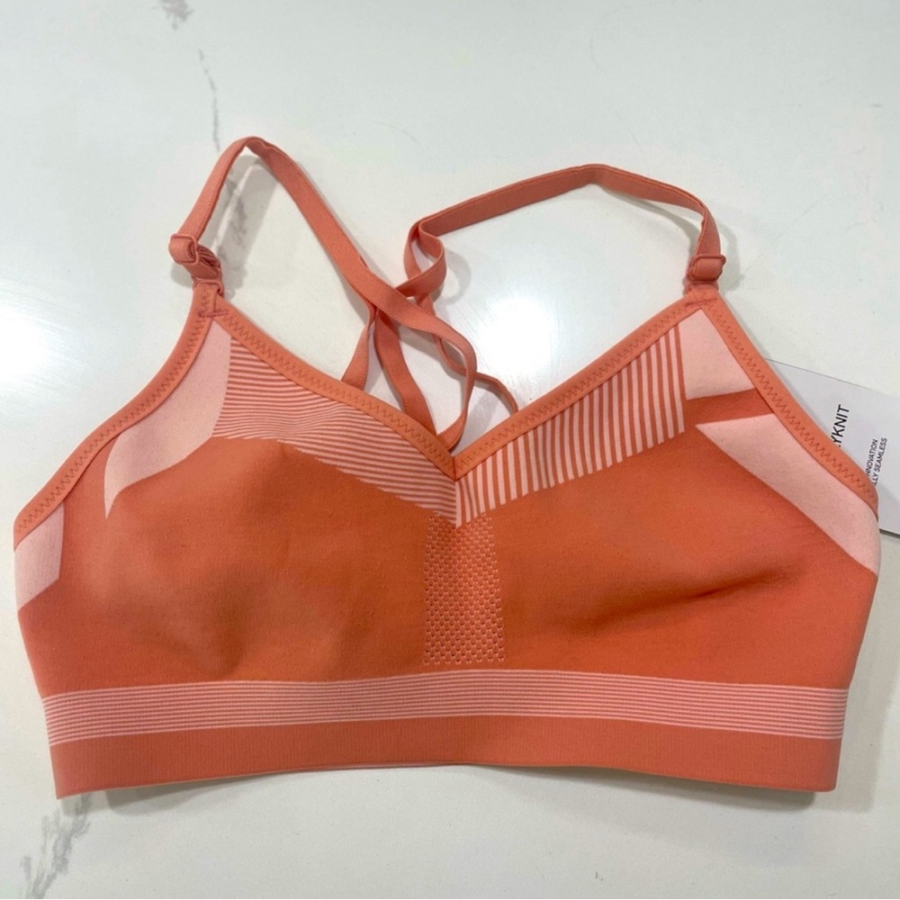 Seamless Coral Sports Bra